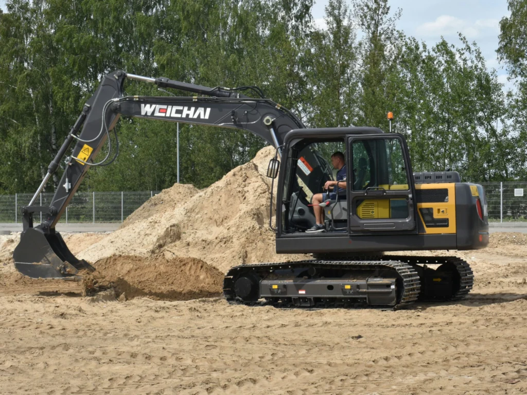 Гусеничный экскаватор Weheavy WE60Е2-H — изображение 12