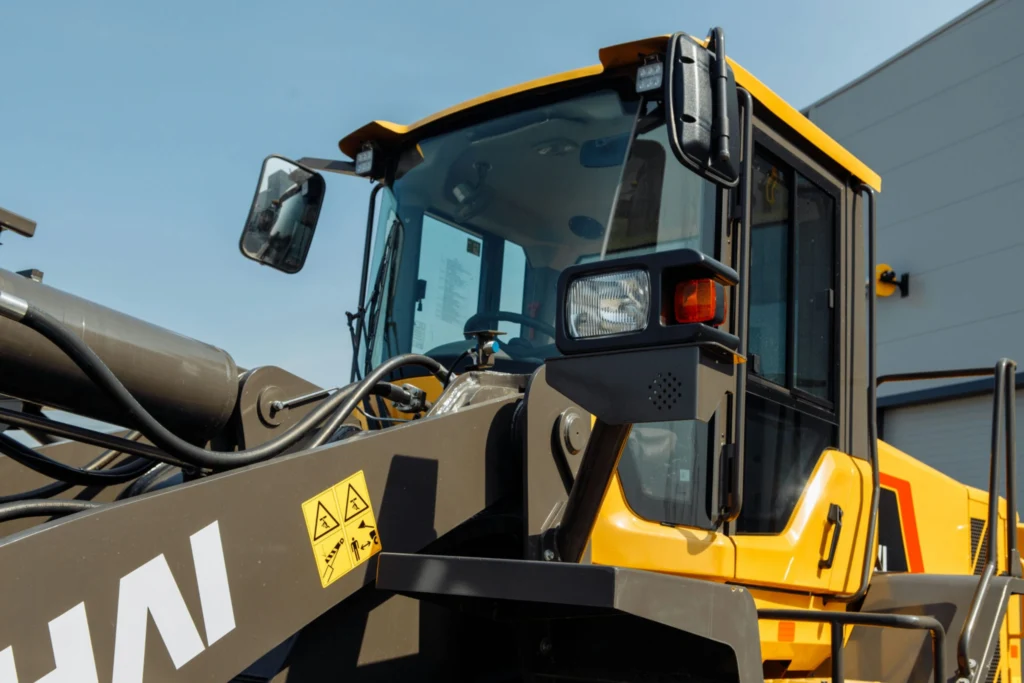 Фронтальный погрузчик Weheavy WL856H — изображение 3